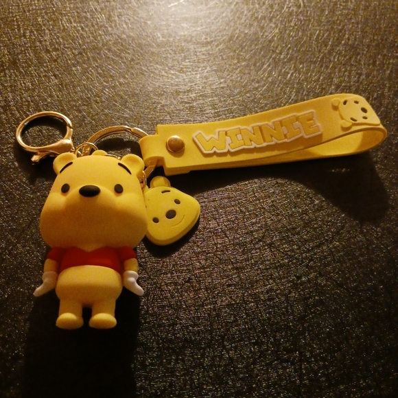 Winnie-the-Pooh Keychain - Picture 4 of 5